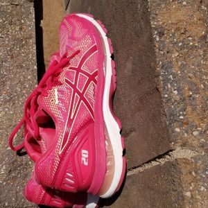 Womens Asics Nimbus 20